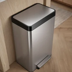 Dual-compartment step trash can