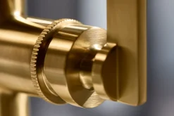 Floor-mount bath filler trim with handshower