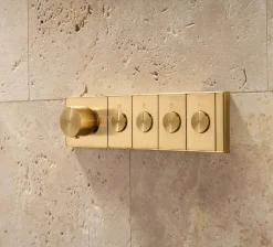 Four-outlet recessed mechanical thermostatic valve control