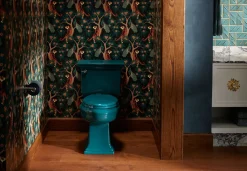 ReadyLatch® Quiet-Close™ elongated toilet seat