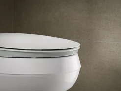 ReadyLatch® Quiet-Close™ elongated toilet seat
