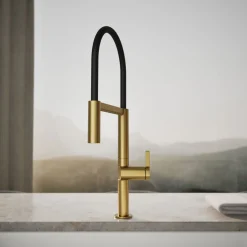 Semi-professional kitchen sink faucet with two-function sprayhead