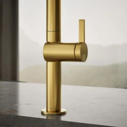 Semi-professional kitchen sink faucet with two-function sprayhead