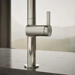 Semi-professional kitchen sink faucet with two-function sprayhead