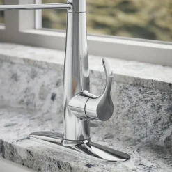 Semi-professional kitchen sink faucet with three-function sprayhead