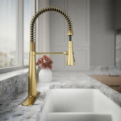 Semi-professional kitchen sink faucet with three-function sprayhead