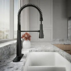 Semi-professional kitchen sink faucet with three-function sprayhead