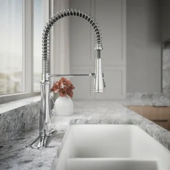 Semi-professional kitchen sink faucet with three-function sprayhead