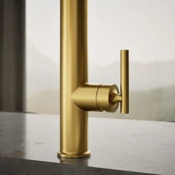 Semi-professional kitchen sink faucet with three-function sprayhead
