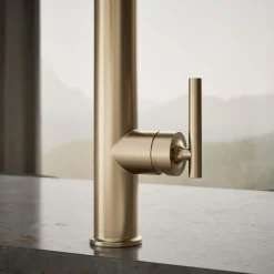 Semi-professional kitchen sink faucet with three-function sprayhead