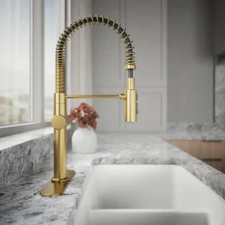 Semi-professional kitchen sink faucet with three-function sprayhead