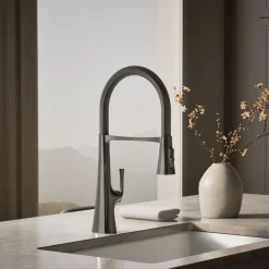 Semi-professional kitchen sink faucet with three-function sprayhead