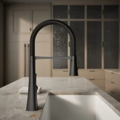Semi-professional kitchen sink faucet with three-function sprayhead