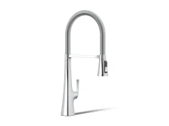 Semi-professional kitchen sink faucet with three-function sprayhead