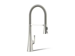 Semi-professional kitchen sink faucet with three-function sprayhead