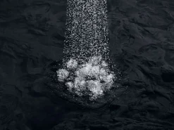 Single-function handshower with Eco-Boost