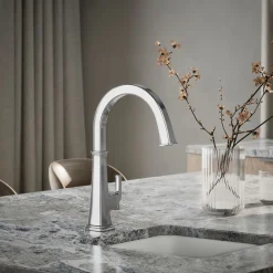 Single-handle bar sink faucet