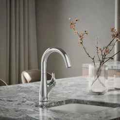 Single-handle bar sink faucet