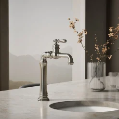 Single-handle bar sink faucet