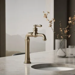 Single-handle bar sink faucet
