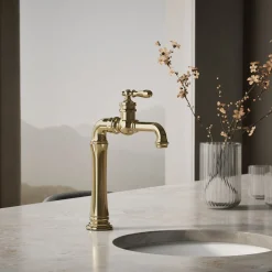 Single-handle bar sink faucet