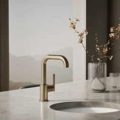Single-handle bar sink faucet