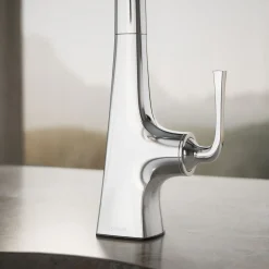 Single-handle bar sink faucet