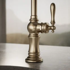 Single-handle kitchen sink faucet