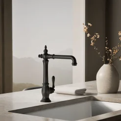 Single-handle kitchen sink faucet