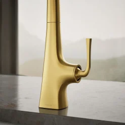 Single-handle kitchen sink faucet with two-function side sprayer