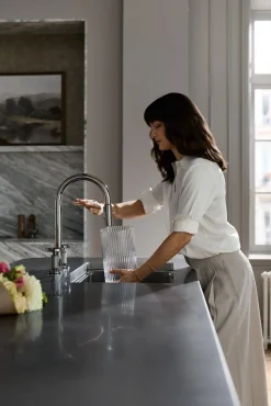 Touchless pull-down kitchen sink faucet with two-function sprayhead