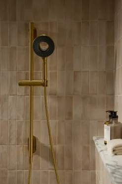 Two-function handshower, 1.75 gpm
