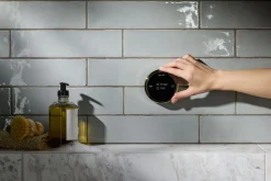 Two-outlet bath/shower digital control